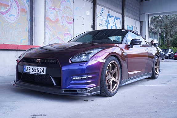 Nissan GT-R 5 of 30