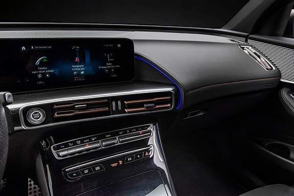 Mercedes-Benz EQC400 22 of 30