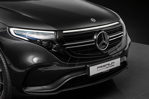 Mercedes-Benz EQC400 3 of 30