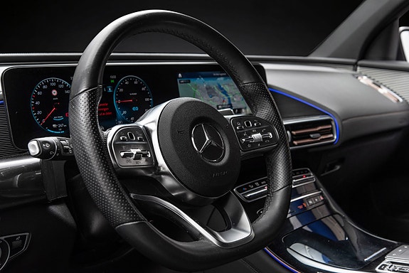 Mercedes-Benz EQC400 16 of 30