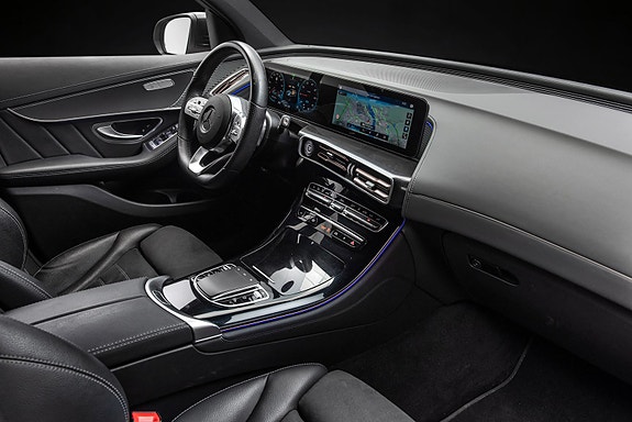 Mercedes-Benz EQC400 14 of 30