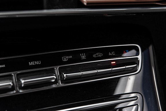 Mercedes-Benz EQC400 24 of 30