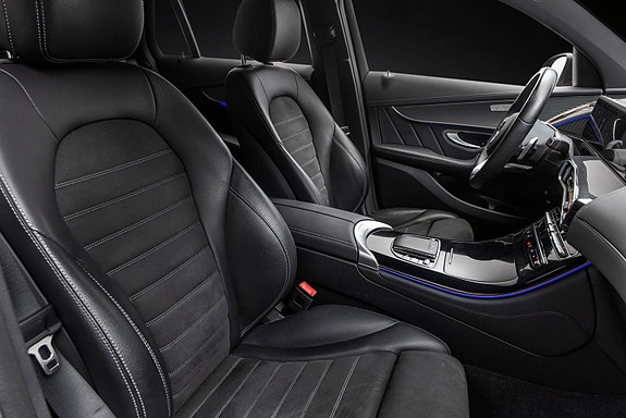 Mercedes-Benz EQC400 15 of 30