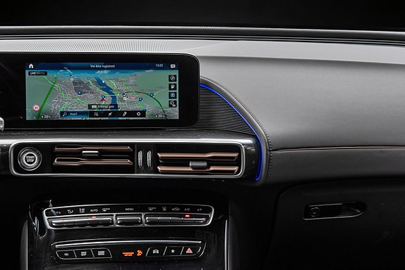 Mercedes-Benz EQC400 23 of 30