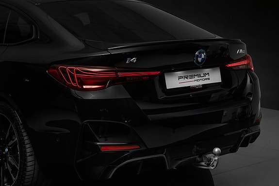 BMW i4 8 of 30