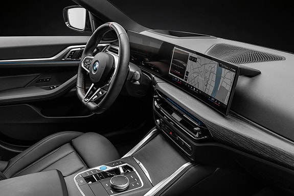 BMW i4 15 of 30