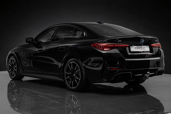 BMW i4 6 of 30