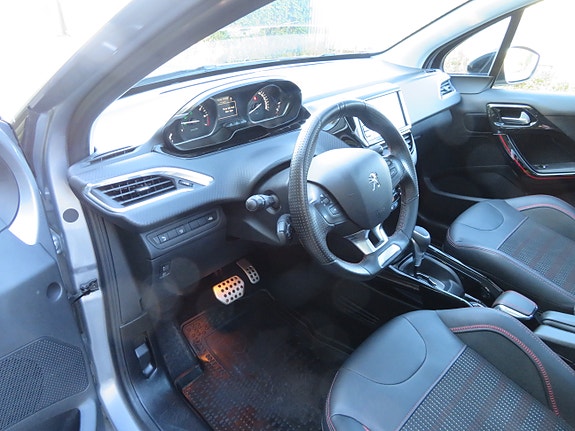Peugeot 2008 26 of 30