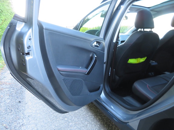 Peugeot 2008 23 of 30