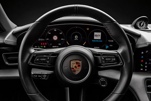 Porsche Taycan 23 of 30