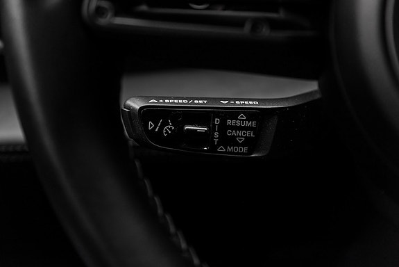 Porsche Taycan 25 of 30