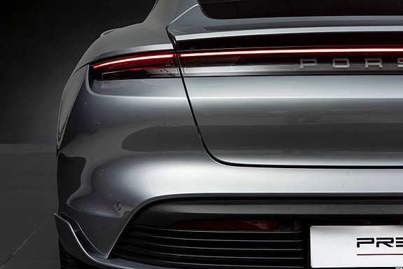 Porsche Taycan 12 of 30