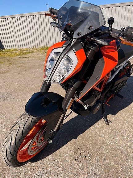KTM 390 Duke 7 of 9