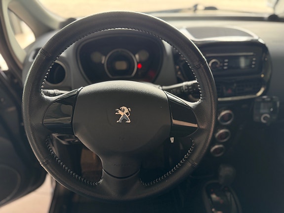 Peugeot iOn 10 of 15