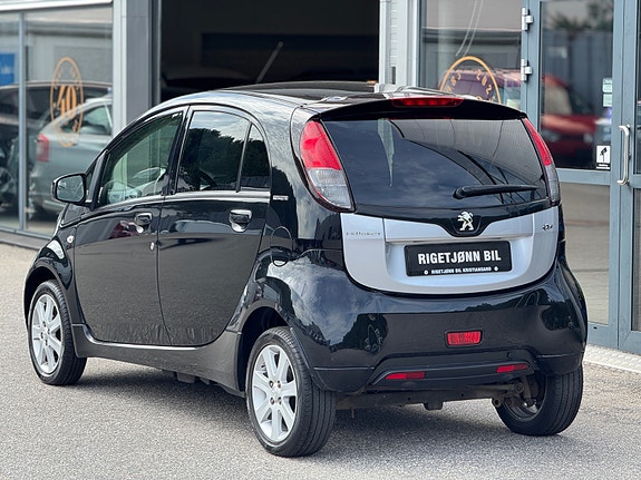 Peugeot iOn 5 of 15