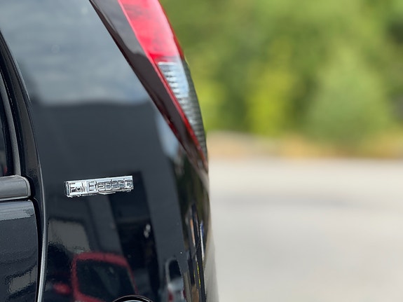 Peugeot iOn 9 of 15