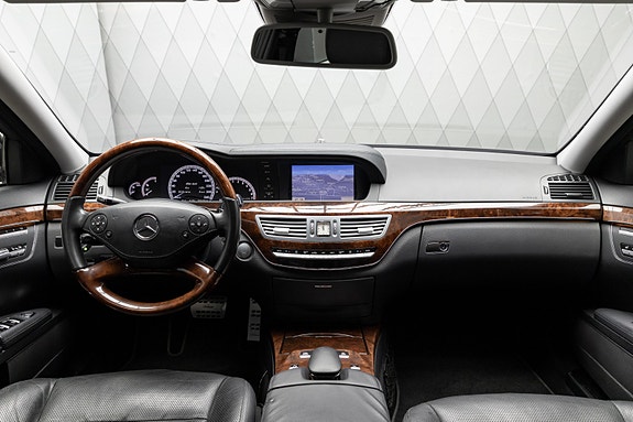Mercedes-Benz S500 19 of 30
