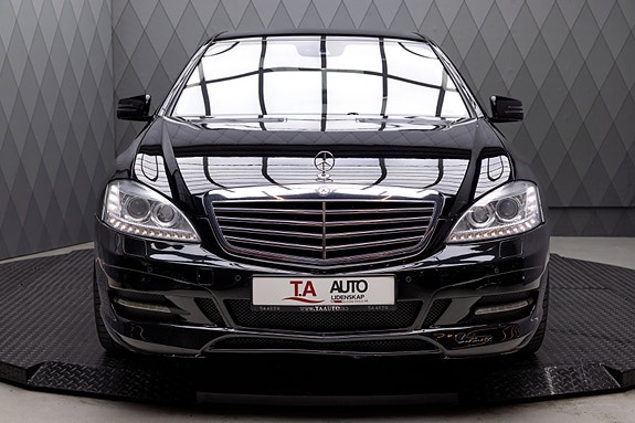Mercedes-Benz S500 4 of 30