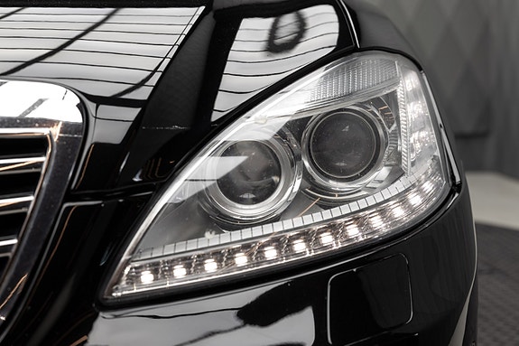 Mercedes-Benz S500 5 of 30
