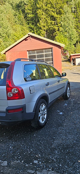 Volvo XC90 10 of 13