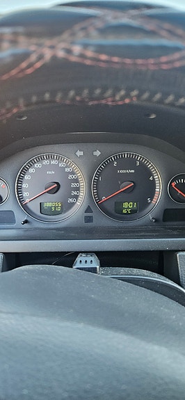 Volvo XC90 7 of 13