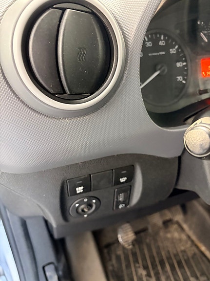 Peugeot Partner 16 of 19