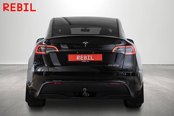 Tesla Model Y 6 of 28