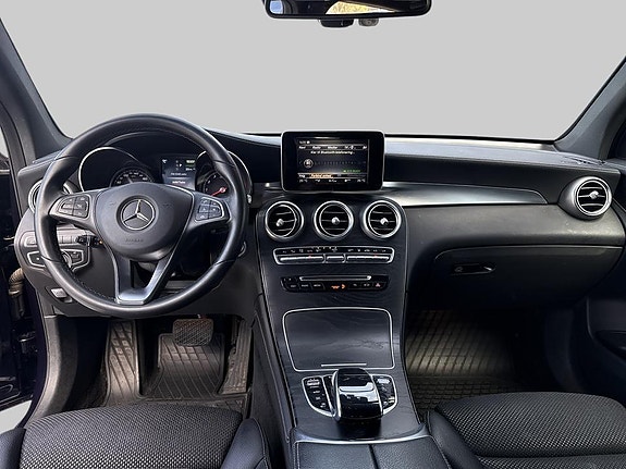 Mercedes-Benz GLC350 e 14 of 15