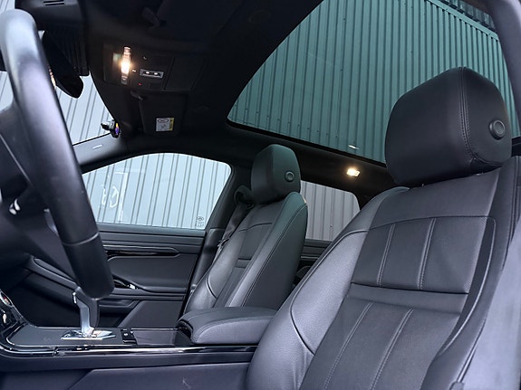 Land Rover Range Rover Evoque 16 of 30