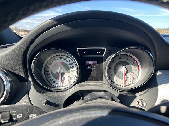 Mercedes-Benz CLA180 6 of 7