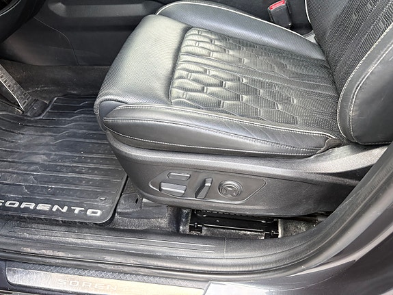 Kia Sorento 12 of 14