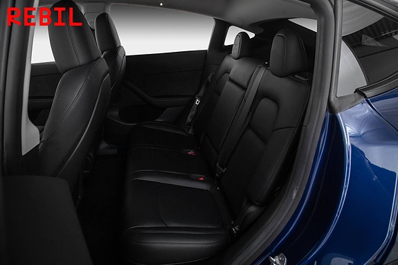 Tesla Model Y 10 of 24