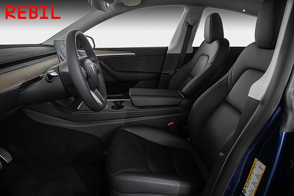 Tesla Model Y 8 of 24