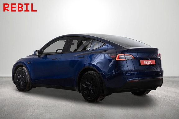 Tesla Model Y 5 of 24