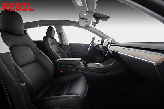 Tesla Model Y 23 of 24