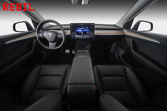 Tesla Model Y 11 of 24