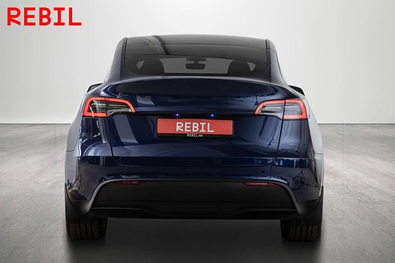 Tesla Model Y 6 of 24