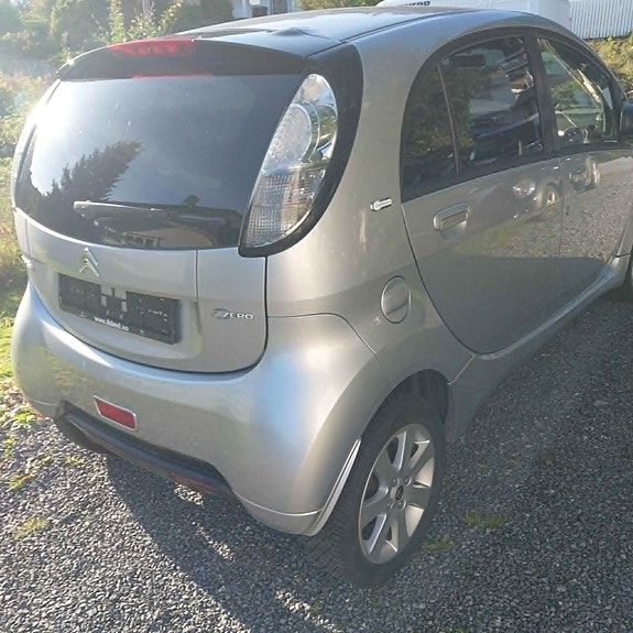 Citroen C-Zero 11 of 16