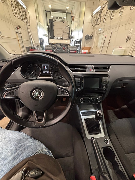 Skoda Octavia 8 of 13
