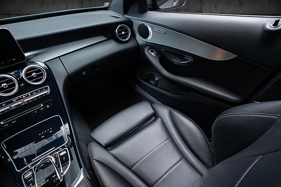 Mercedes-Benz C350 21 of 30
