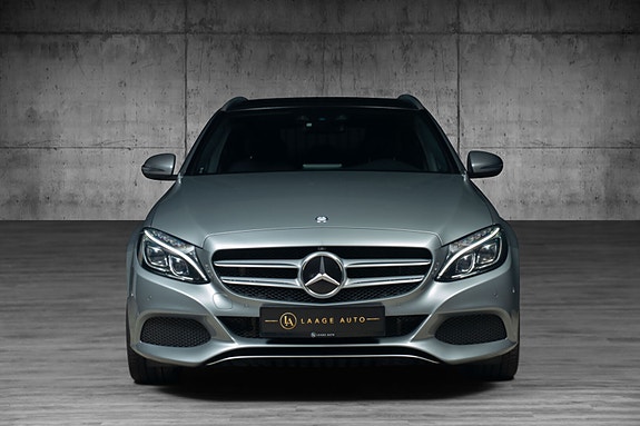Mercedes-Benz C350 3 of 30