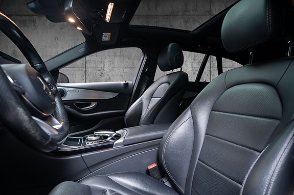 Mercedes-Benz C350 27 of 30