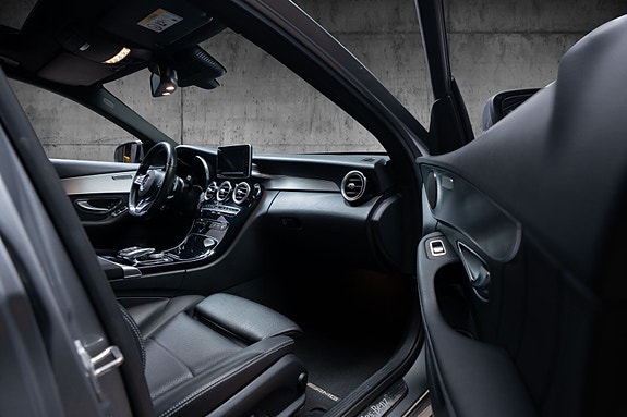 Mercedes-Benz C350 17 of 30
