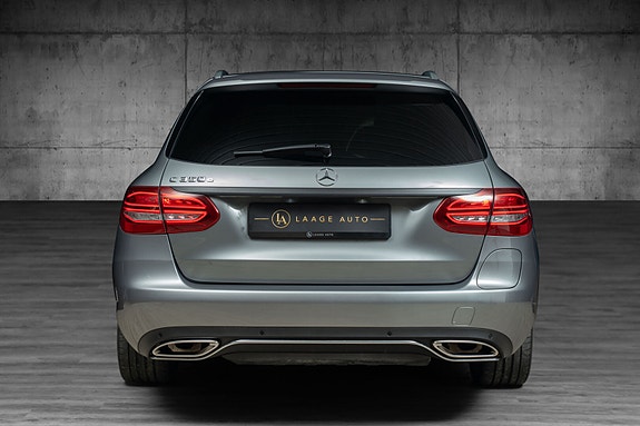 Mercedes-Benz C350 7 of 30