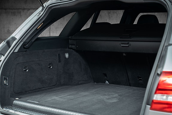 Mercedes-Benz C350 9 of 30