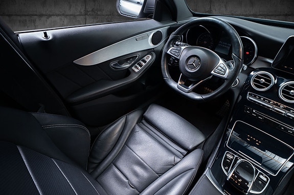 Mercedes-Benz C350 28 of 30