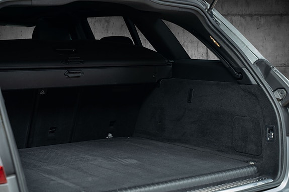 Mercedes-Benz C350 11 of 30