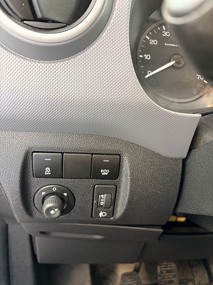 Peugeot Partner 16 of 19