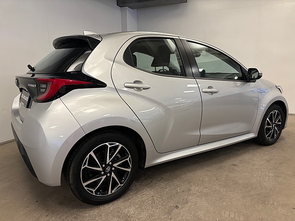 Toyota Yaris 6 of 23