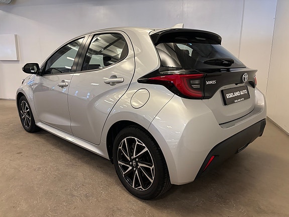 Toyota Yaris 4 of 23